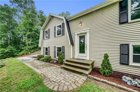 74 Yankee Peddler Path, Madison, CT 06443 photo 1