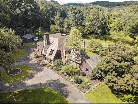 62 E Starrs Plain Rd, Danbury, CT 06810 photo 1