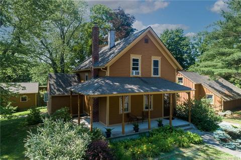 73 School St, Plainfield, CT 06374 photo 1