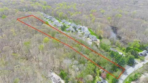 40 Roxbury Rd, East Lyme, CT 06357