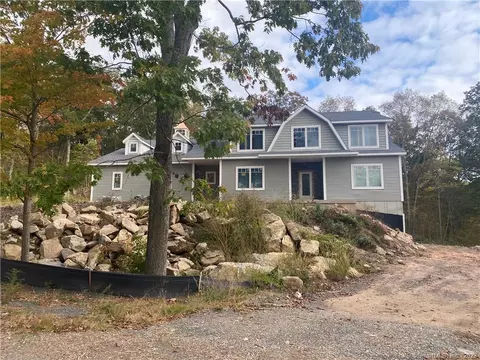 16 Highpoint Cmns, Marlborough, CT 06447