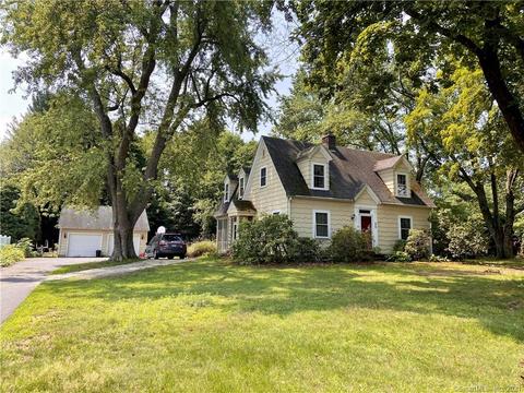 131 Elm St, Windsor Locks, CT 06096 photo 1