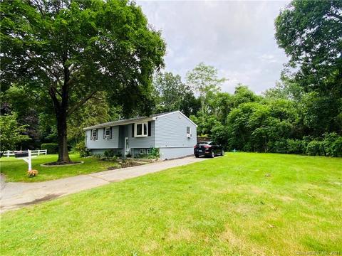 39 S River Ln, Killingly, CT 06239 photo 1