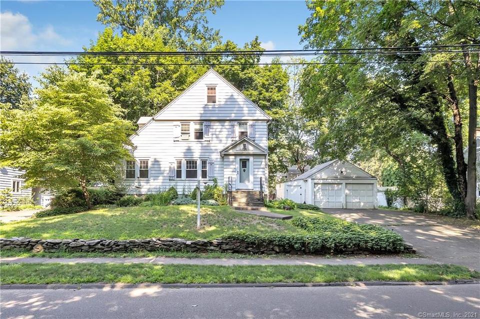 1074 Valley Rd, Fairfield, CT 06825 1 photo MLS 170418881 Movoto