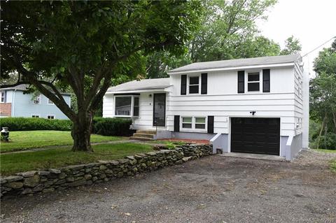9 Barn Rd, Ledyard, CT 06339 photo 1