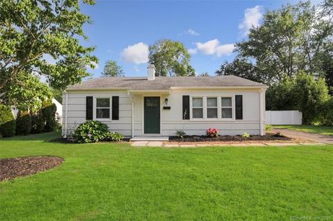 4 Brown St, Wallingford, CT 06492 photo 1