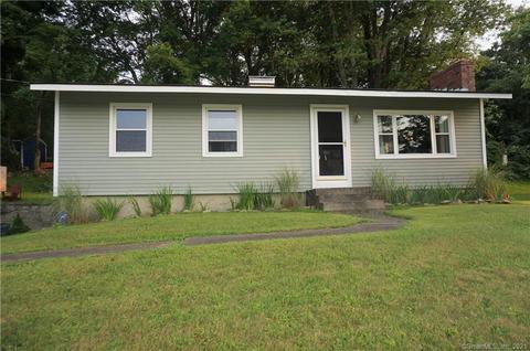 11 Arrowhead Dr, Ledyard, CT 06339 photo 1