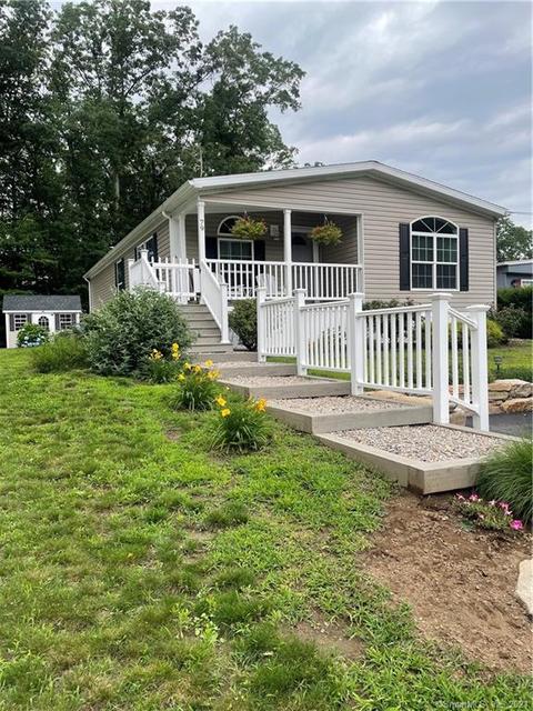 79 Pacemaker Ave, Norwich, CT 06360 photo 1