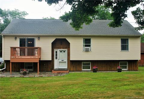 1073 Norwich Rd, Plainfield, CT 06374 photo 1