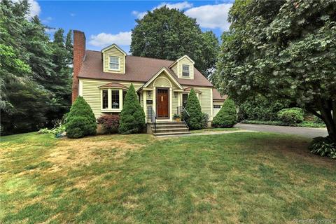 152 Killian Ave, Trumbull, CT 06611 photo 1