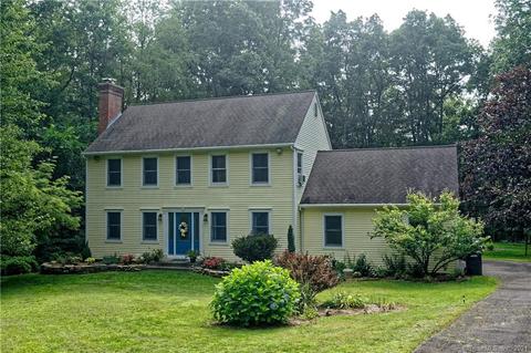 38 Oak Leaf Cir, Coventry, CT 06238 photo 1