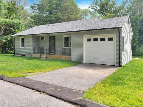2 Anderson Dr, Gales Ferry, CT 06335 photo 1