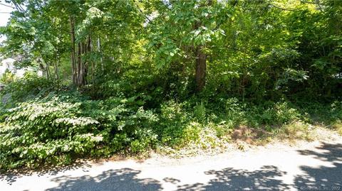 40 Dey St, Griswold, CT 06351