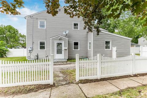 70 Mcgrath Ct, Stratford, CT 06615 photo 1