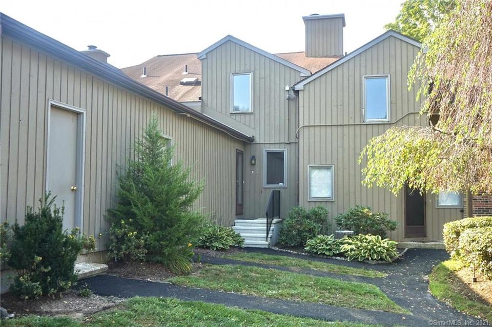 2 Far View Cmns 2, Southbury, CT 06488 1 photo Movoto