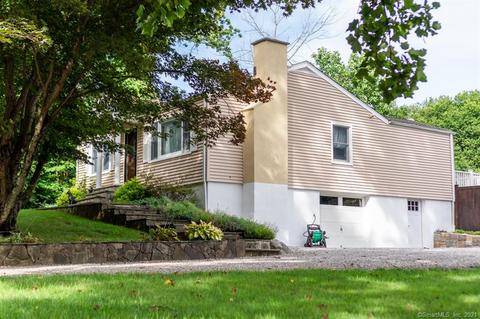 30 Hurd Ave, Monroe, CT 06468 photo 1
