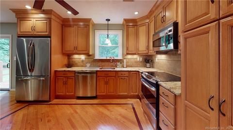 41 E Dale Dr, Monroe, CT 06468 photo 1