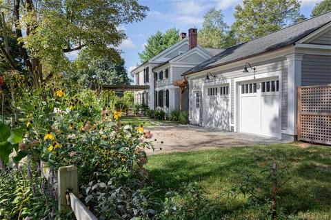 7 Rumsey Cir, Cornwall, CT 06753 photo 1