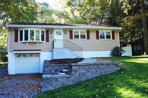 5 Sycamore Rd, East Lyme, CT 06357 photo 1