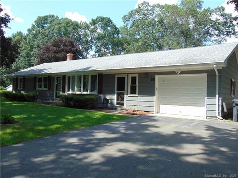 28 Mason St, Killingly, CT 06239 photo 1