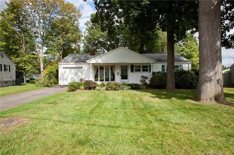 238 Forest Dr, Wethersfield, CT 06109 photo 1