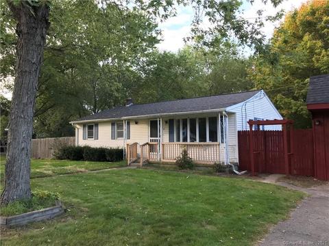 12 Beatrice Ave, Killingly, CT 06239 photo 1