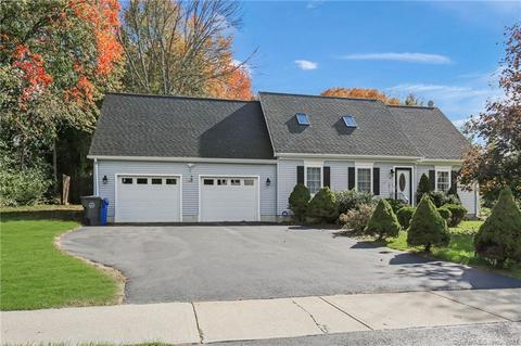 16 Jefferson Dr, Killingly, CT 06239 photo 1