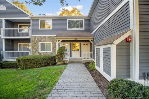 214 Windgate Cir #B, Monroe, CT 06468 photo 1
