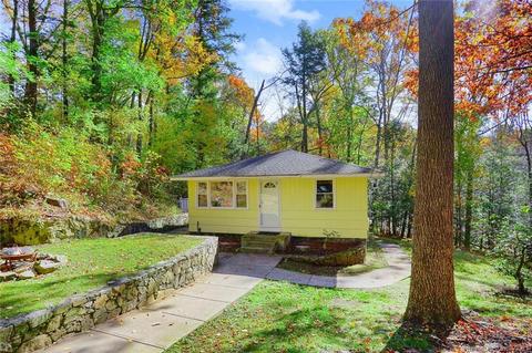 49 Olmstead Rd, Redding, CT 06896 photo 1