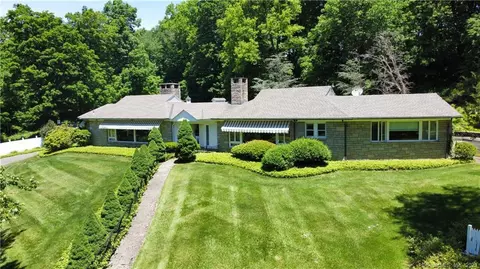 400 Black Rock Tpke, Redding, CT 06896 photo 1