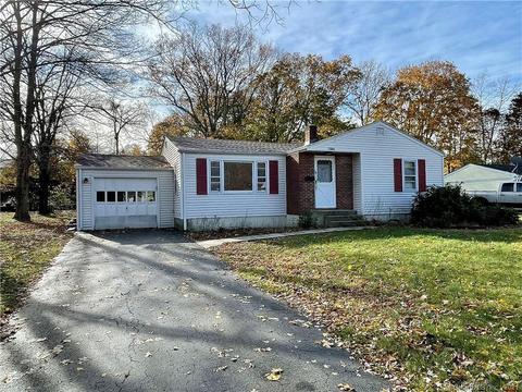 1089 Davis Ave, Killingly, CT 06239 photo 1
