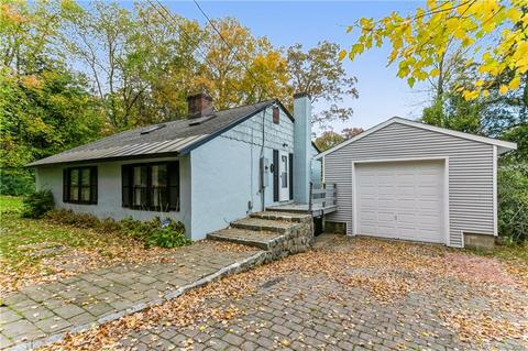 10 Olmstead Rd, Redding, CT 06896 photo 1