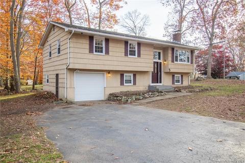 5 Pequot Dr, Ledyard, CT 06335 photo 1