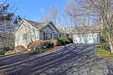 53 Lacey Rd, Bethany, CT 06524 photo 1