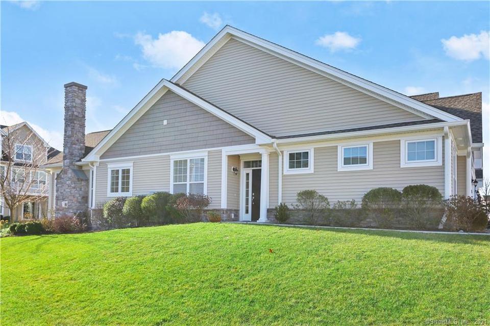 15 Country View Rd 15, Danbury, CT 06810 24 Photos MLS 170456975