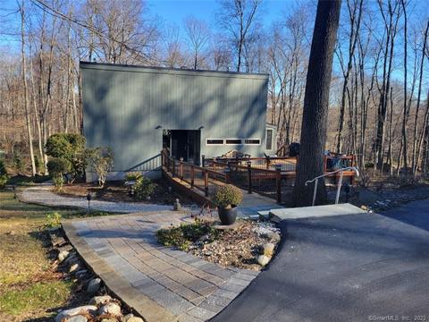 5 High Ledge Rd, Bloomfield, CT 06002 photo 1