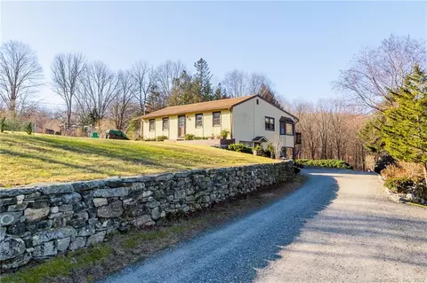 59 Card St, Windham, CT 06226 photo 1