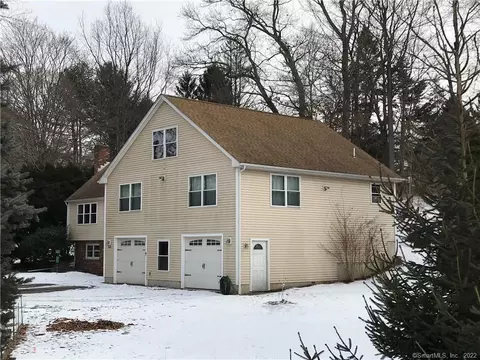 70 Burt Dr, Middlefield, CT 06455 photo 1
