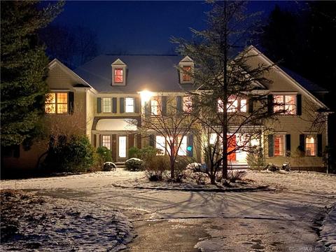 4 Eustis Ln, Ridgefield, CT 06877 photo 1