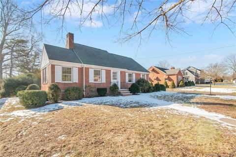 192 Spring St, Windsor Locks, CT 06096 photo 1