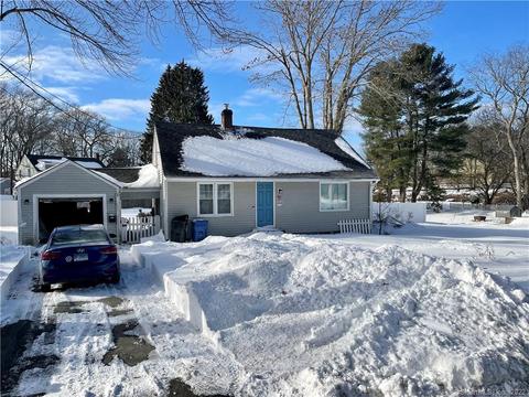 51 North St, Killingly, CT 06239 photo 1