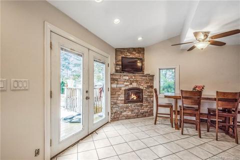 125 Knowles Ave, Southington, CT 06479