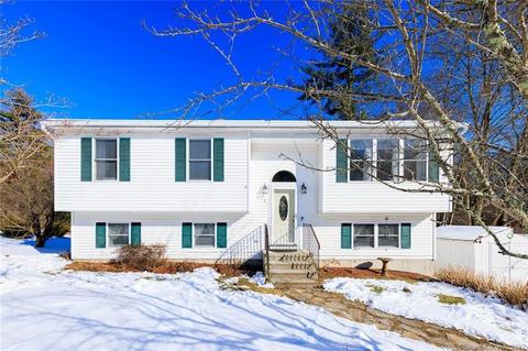 101 Pleasant View Dr, Killingly, CT 06241 photo 1