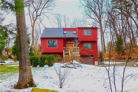 79 Riverside Rd, Newtown, CT 06482 photo 1