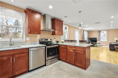 27 Maple St, Darien, CT 06820 photo 1