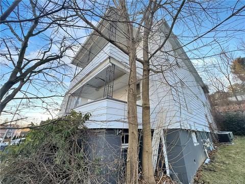 172 Smith St, Derby, CT 06418 photo 1