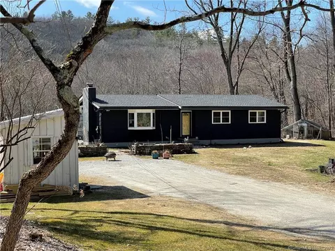 48 Cornwall Rd, Warren, CT 06754 photo 1