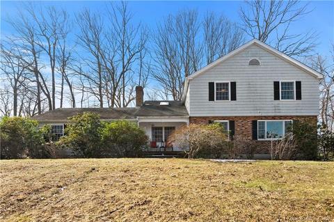 98 Saddle Hill Dr, Guilford, CT 06437 photo 1