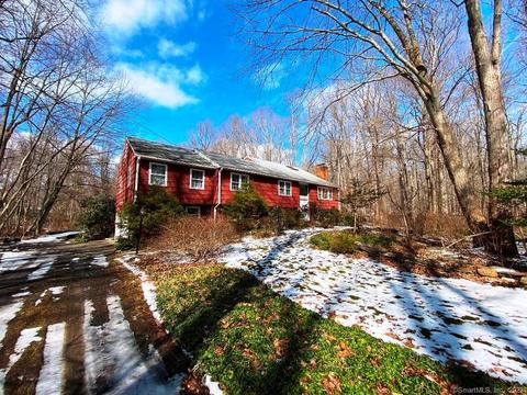 8 Beauiles Ln, Redding, CT 06896 photo 1