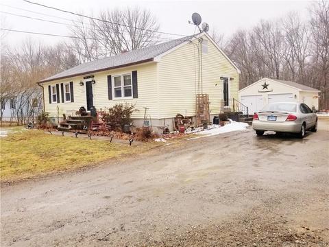 191 Lake St, Moosup, CT 06354 photo 1